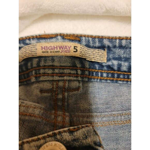 Highway Jeans Shorts Juniors Size 5 Denim Bermuda Distressed Beach Coastal Y2K - Picture 3 of 6